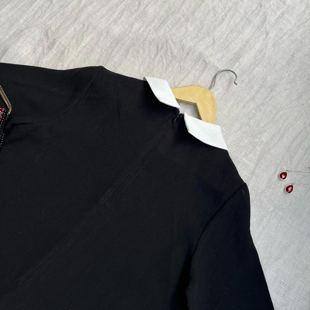 SOLD ❌ Black Straight Dress with contrast collar - Picture 8 of 8